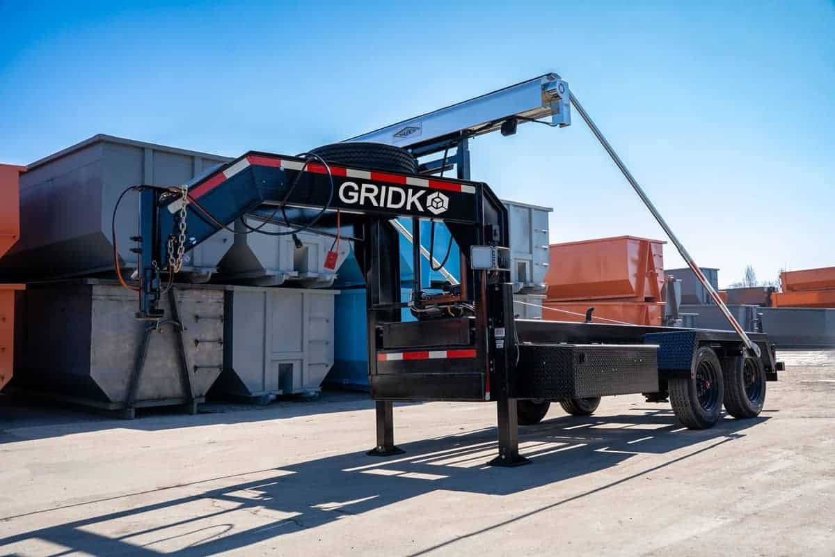 Gooseneck Roll-Off Trailer - Black